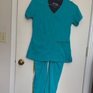 Grey's Anatomy Turquoise Scrub Ensemble